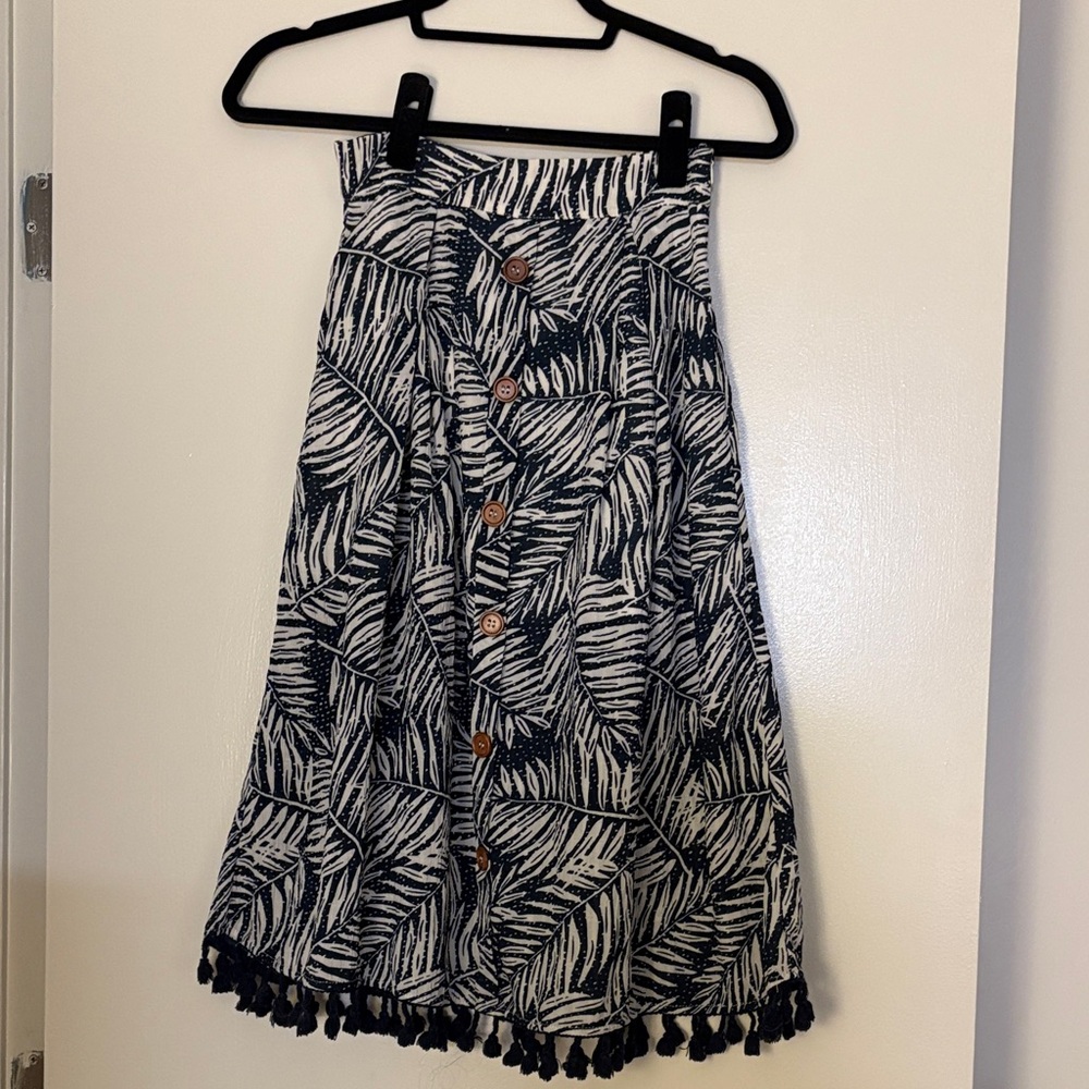 THML Black and White Leaf Midi Skirt